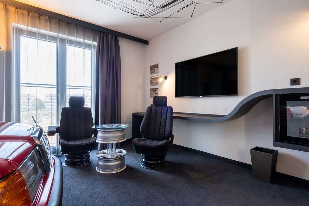V8 Hotel Koeln At Motorworld Phòng bức ảnh